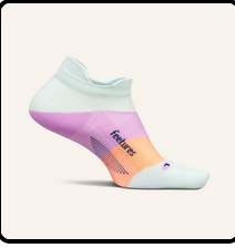 Feetures Elite Max Cushion Tab Ankle Socks