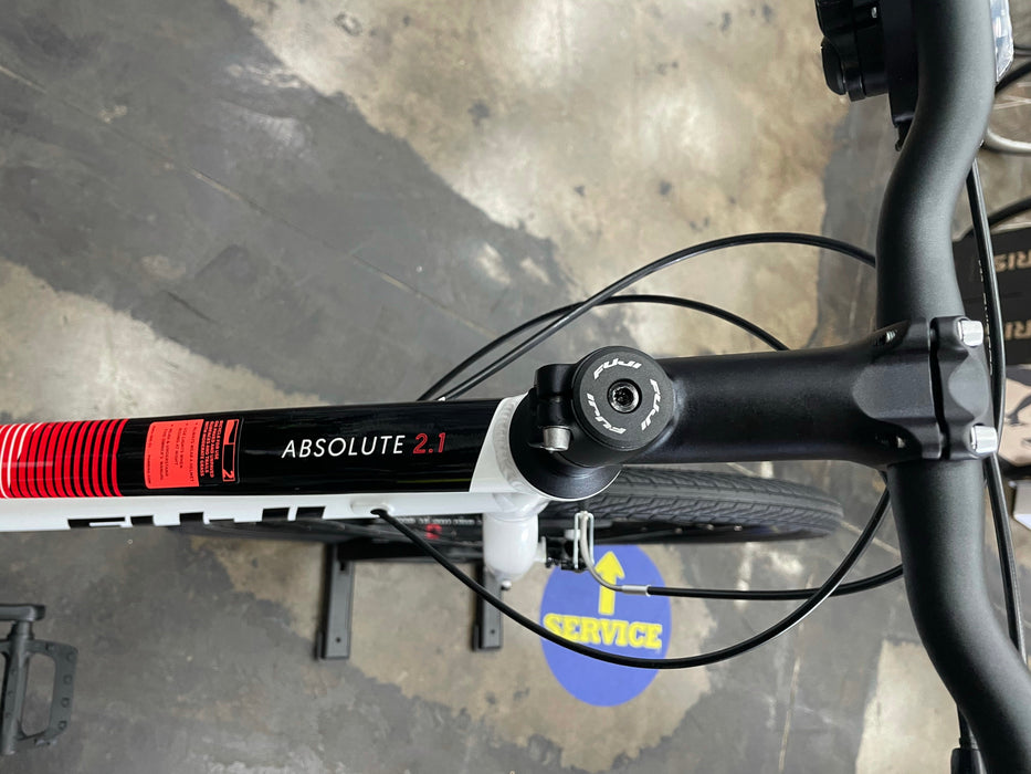 Fuji Absolute 2.1 ST Shimano Tourney - Pearl White