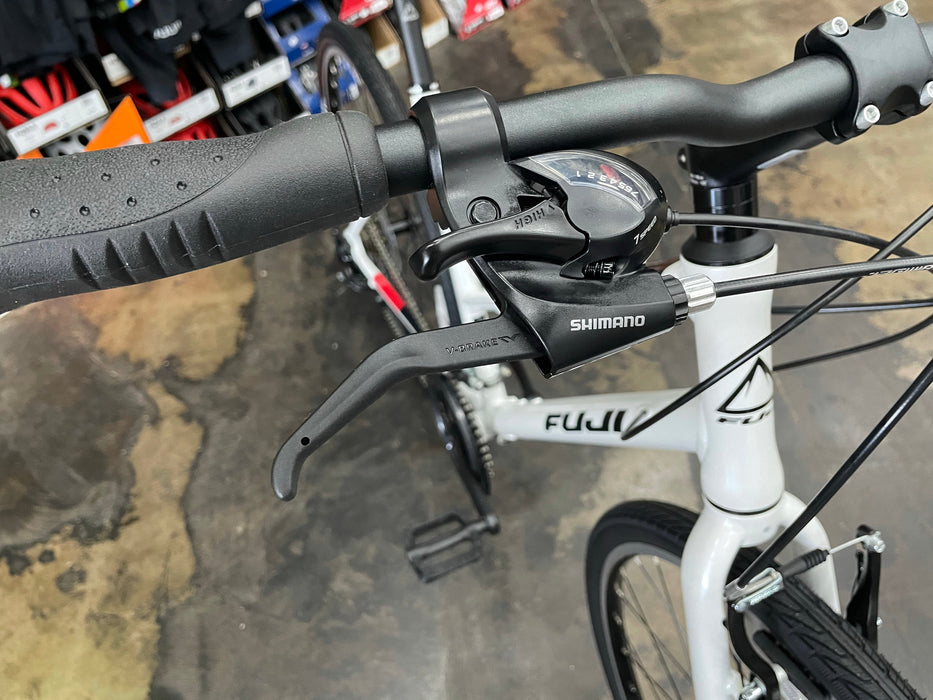 Fuji Absolute 2.1 ST Shimano Tourney - Pearl White
