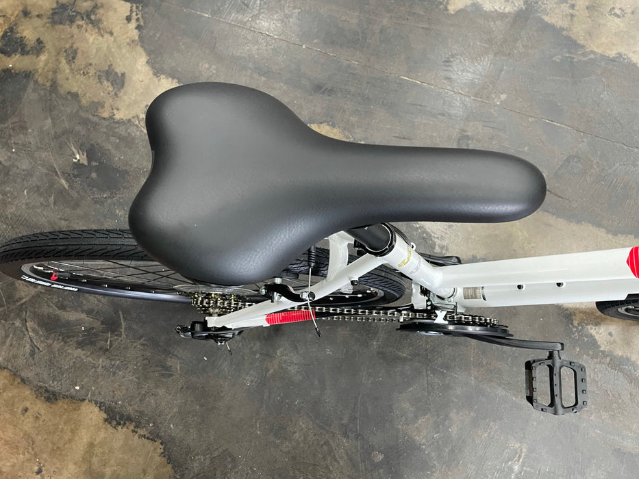 Fuji Absolute 2.1 ST Shimano Tourney - Pearl White